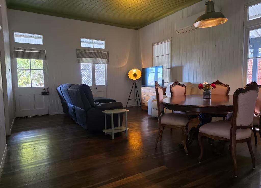 Living and dining room, Little Anchorage